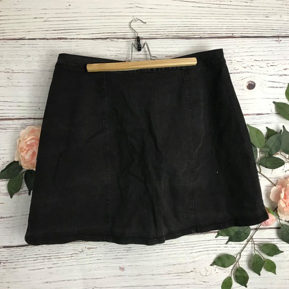 Blackheart Size 2 Plus Size Black Jean Skirt - Picture 2 of 5